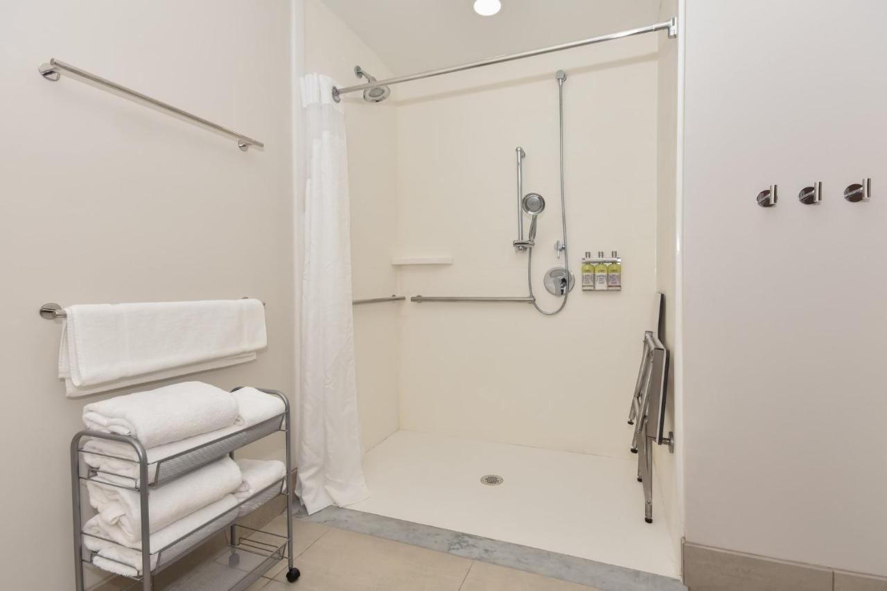 Holiday Inn Express & Suites Charlotte - Ballantyne By Ihg Exterior foto